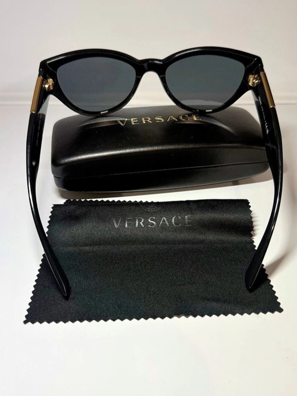 Versace MOD. 4398 Black Gold Medusa Sunglasses Like New